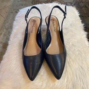 Bella Vita Scarlett Navy Blue Slingback Pumps NWOT